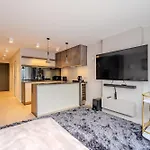 Stunning 1 Bedroom Apartment In The Heart Of London