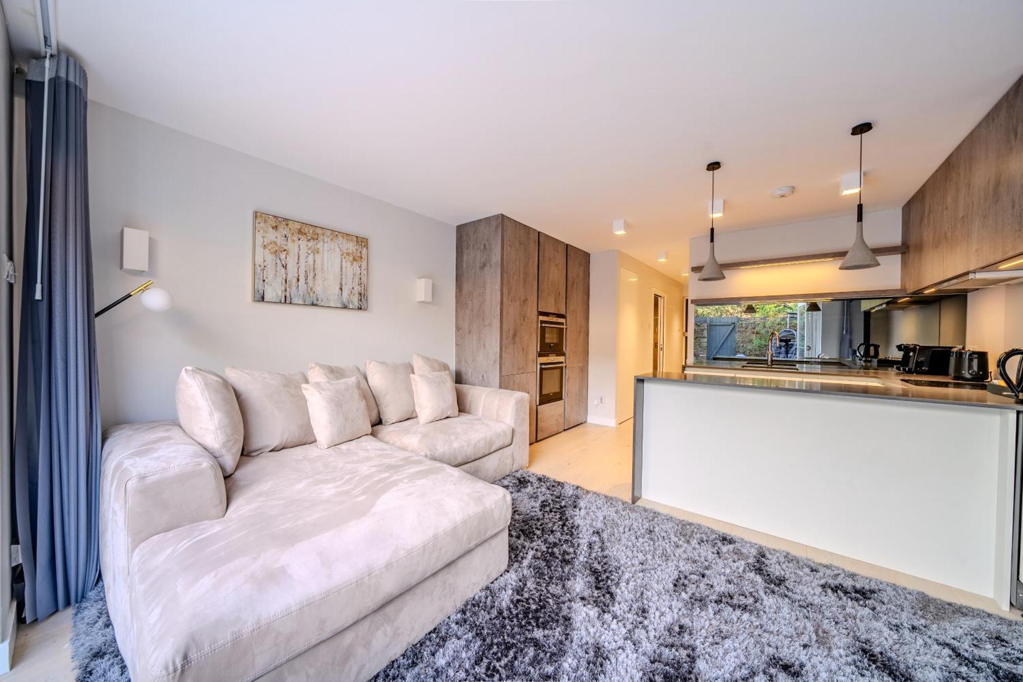 Stunning 1 Bedroom In The Heart Of Appartamento